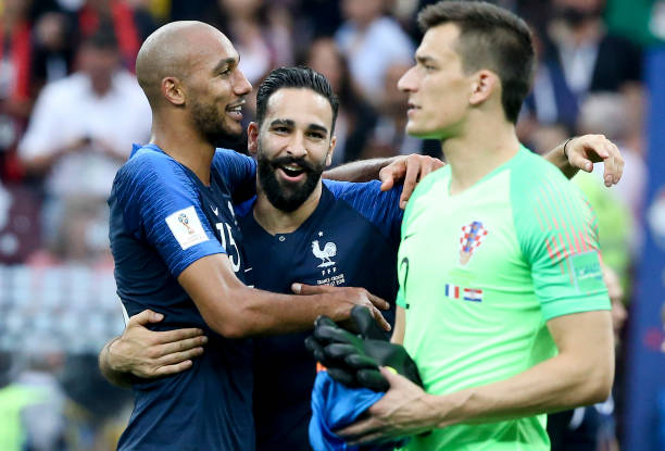 过于自足而 过于自足而